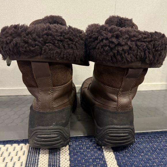 UGG ADIRONDACK 7.5 Women's Outdoor Waterproof Brown Leather Suede Boot Winter - Picture 7 of 16